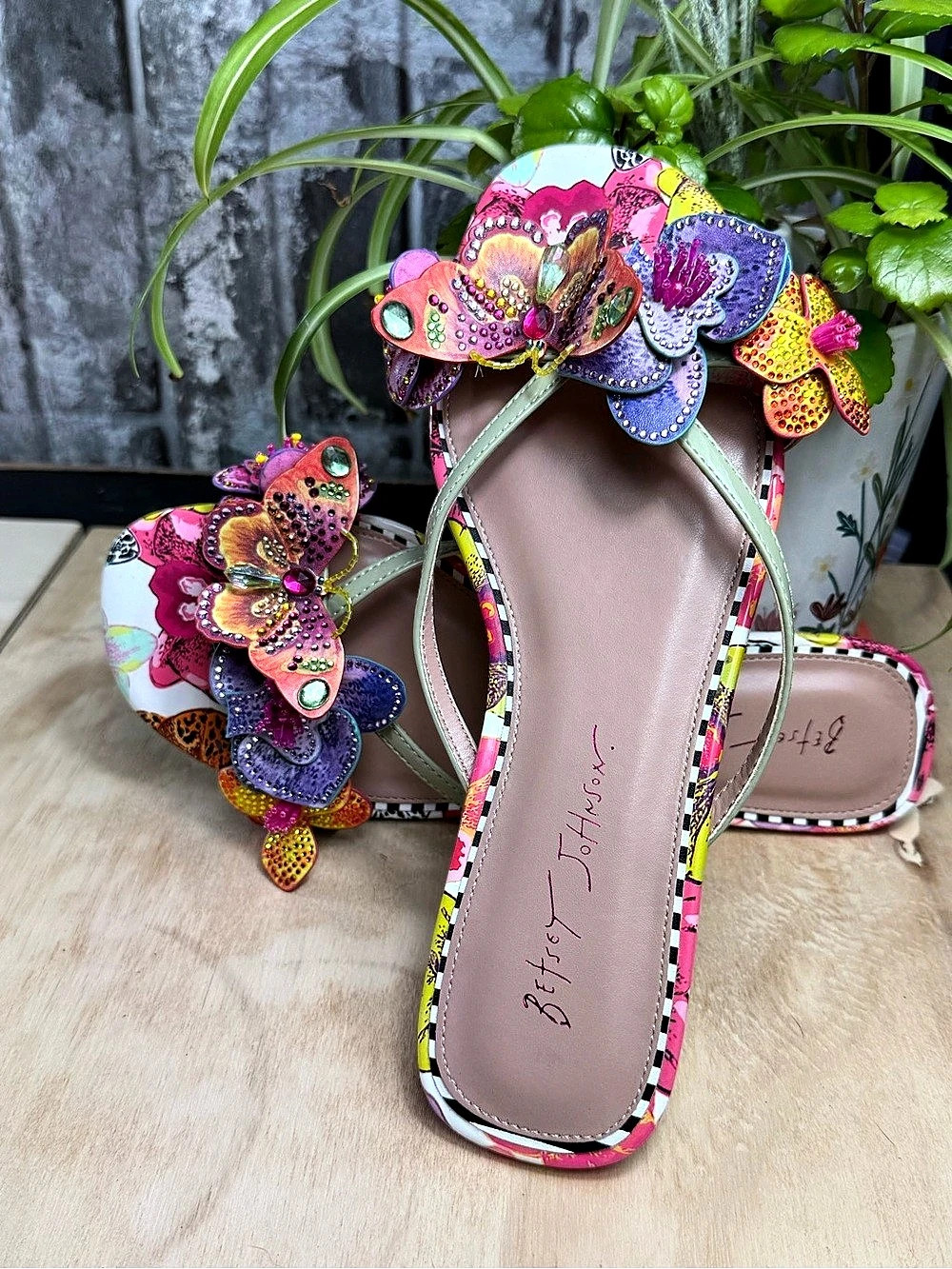 Nicole NICO0255 Floral Embellished Sandals US 8.5 Like New
